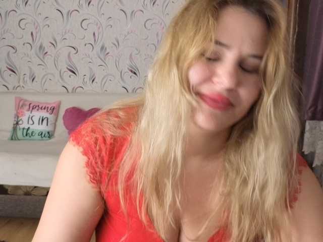 AvaQueen live cam on BongaCams