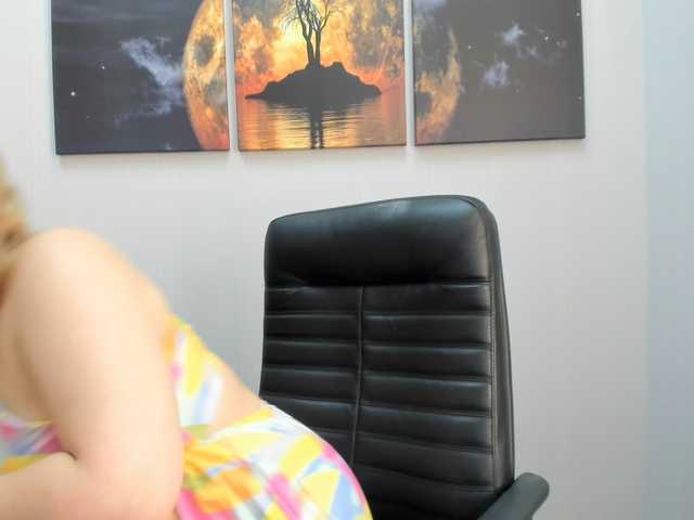 AvaQueen webcam
