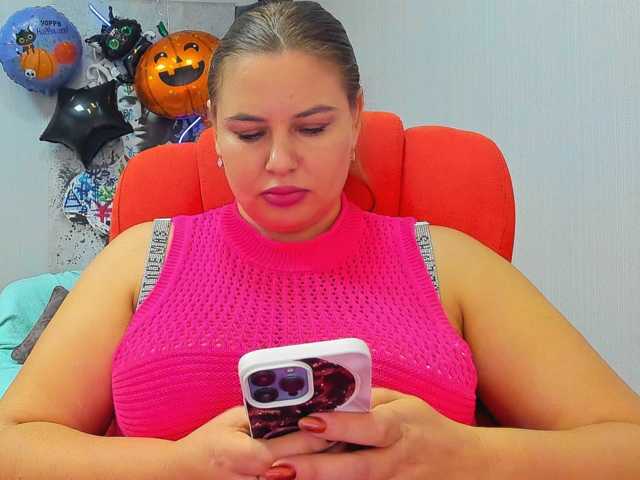 AvaQueen live cam on BongaCams