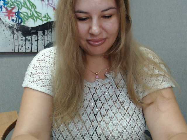 AvaQueen live cam on BongaCams
