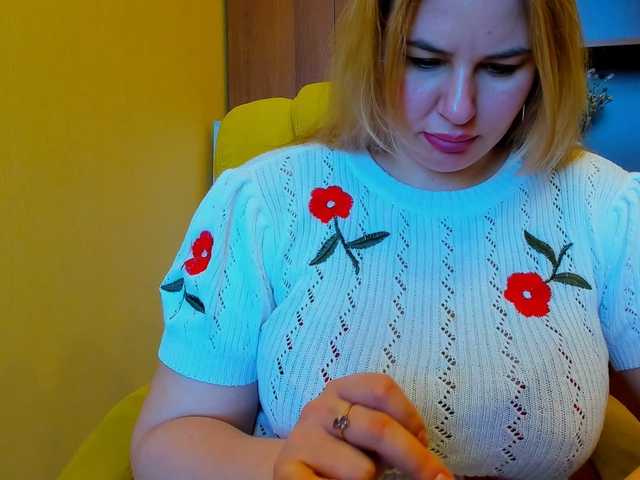 AvaQueen Live Cam Chat on BongaCams