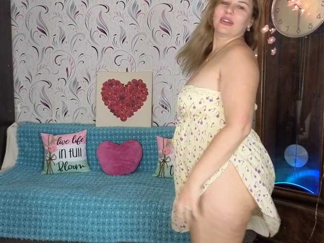 AvaQueen live cam on BongaCams