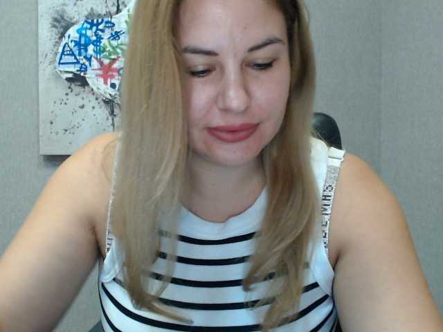 le modèle AvaQueen est en webcam porno dans un show sur le site bongacams, il possède les tags suivants: White/Caucasian,Blonde,Hairy