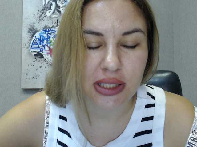 AvaQueen live cam on BongaCams