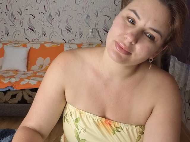 AvaQueen live cam on BongaCams