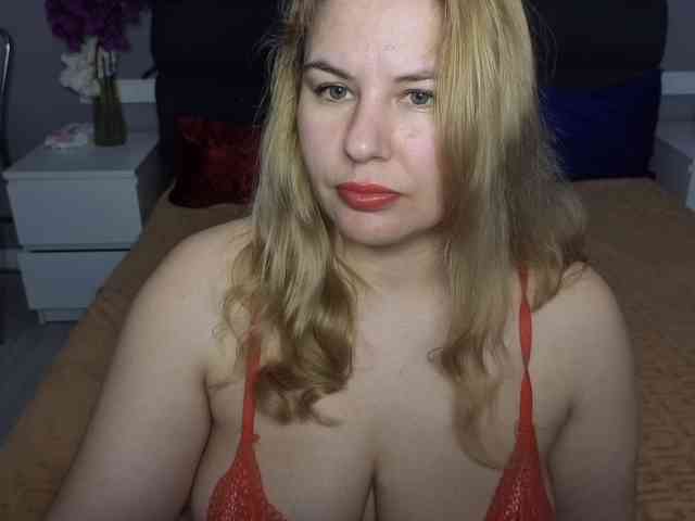 AvaQueen webcam