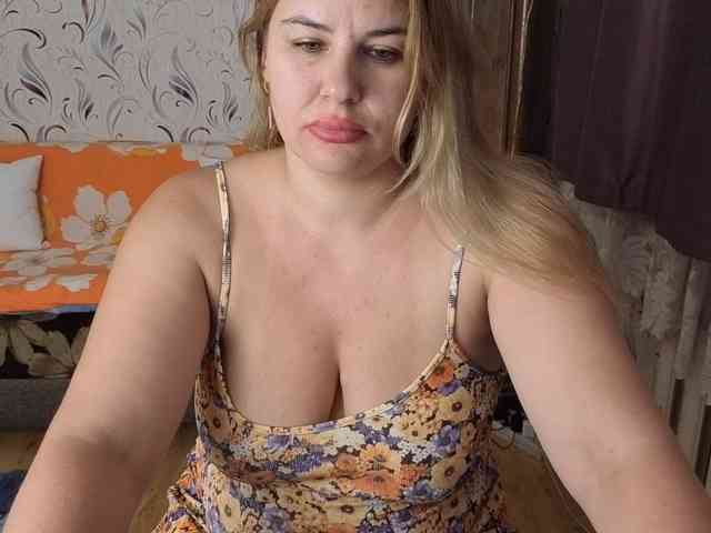 AvaQueen webcam