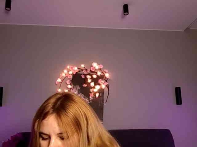 AvaQueen webcam