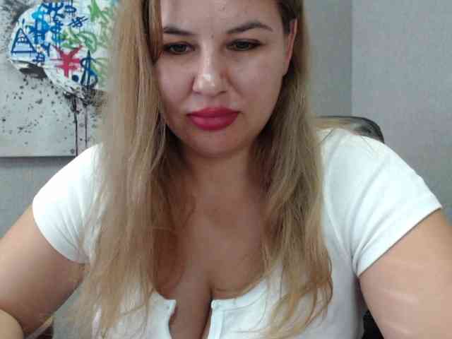 AvaQueen webcam