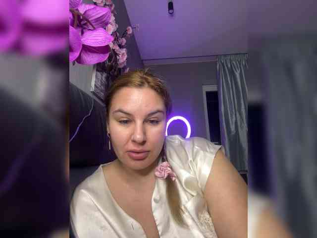 AvaQueen webcam
