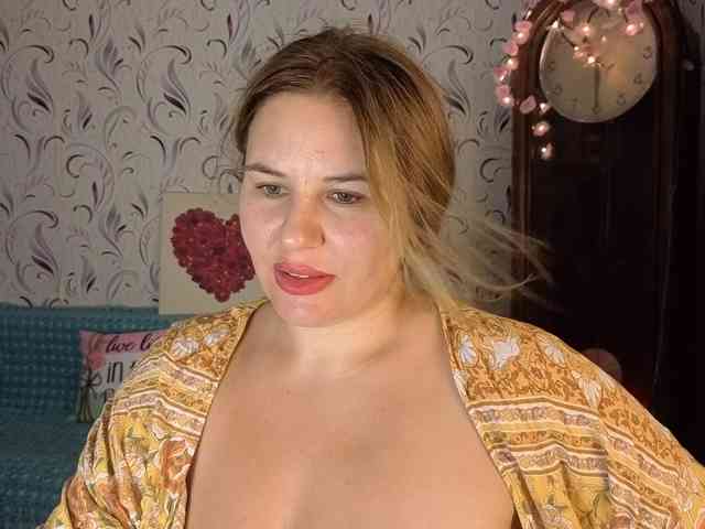 AvaQueen webcam