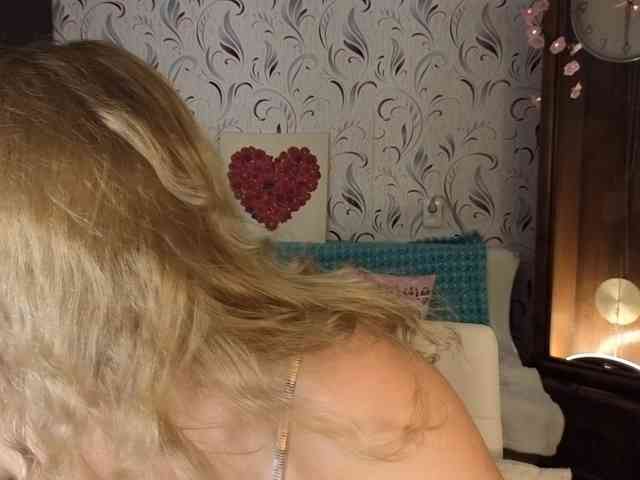AvaQueen webcam