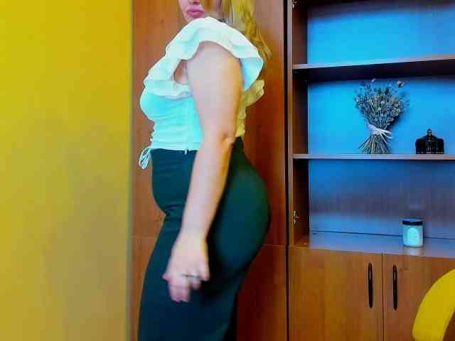 AvaQueen webcam