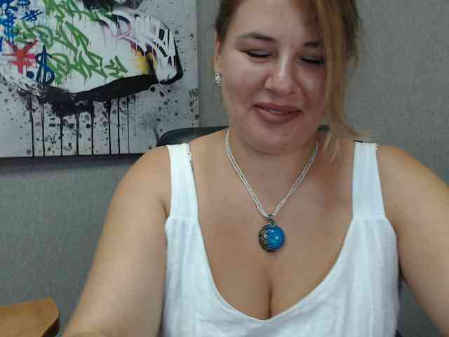 AvaQueen webcam