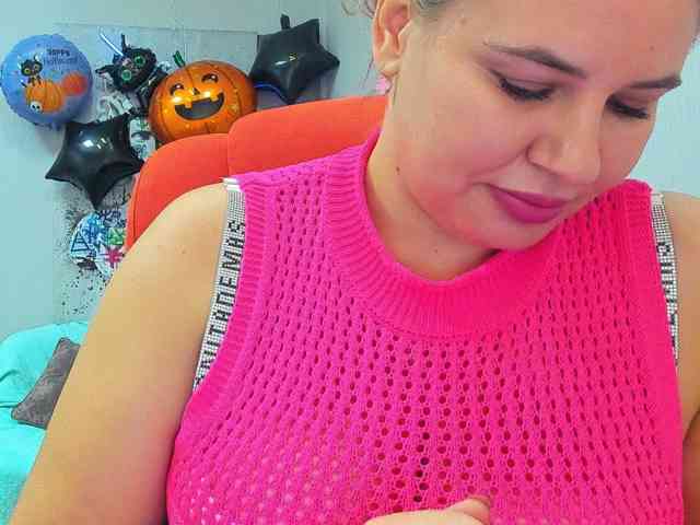 AvaQueen webcam