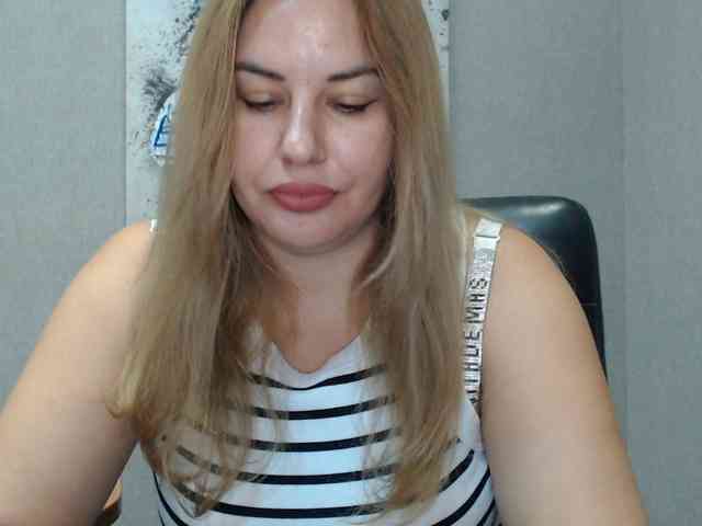 AvaQueen webcam