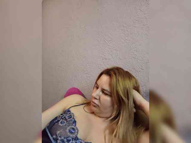 AvaQueen webcam
