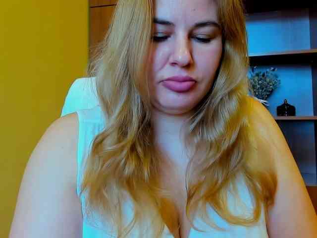 AvaQueen webcam