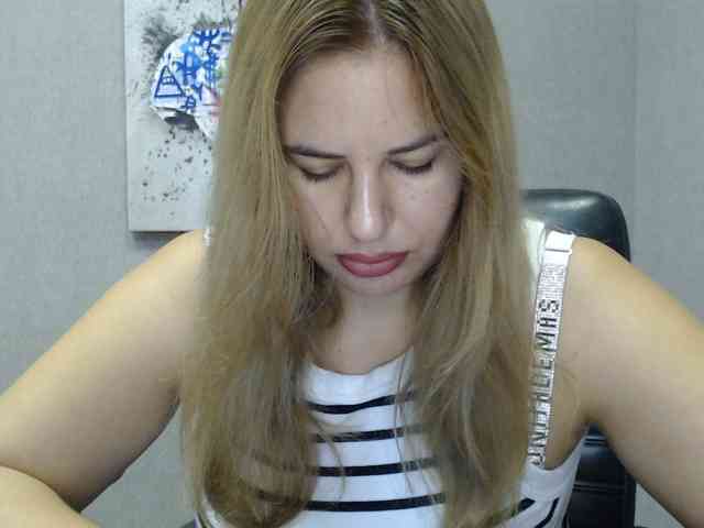 AvaQueen webcam