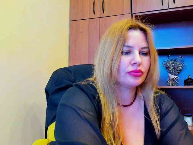 AvaQueen webcam