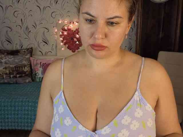 AvaQueen webcam