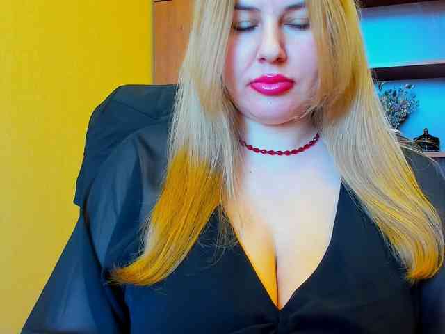 AvaQueen webcam