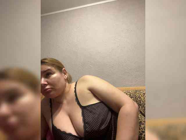 AvaQueen webcam