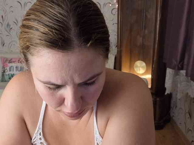 AvaQueen webcam