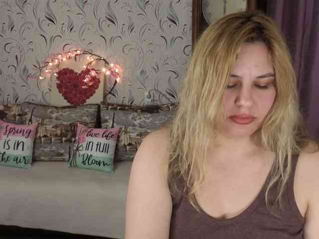 AvaQueen webcam