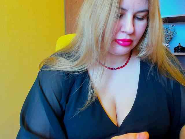 AvaQueen webcam