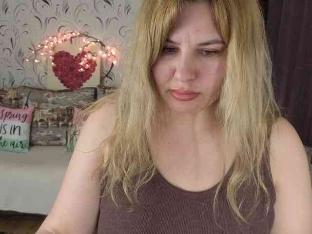 AvaQueen webcam