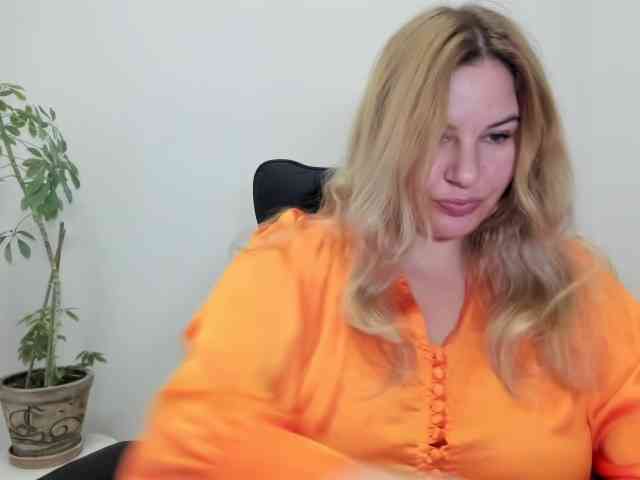 AvaQueen webcam