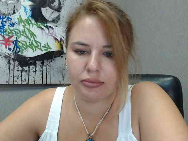 AvaQueen webcam