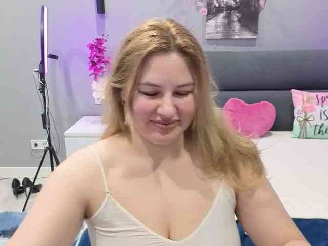 AvaQueen webcam