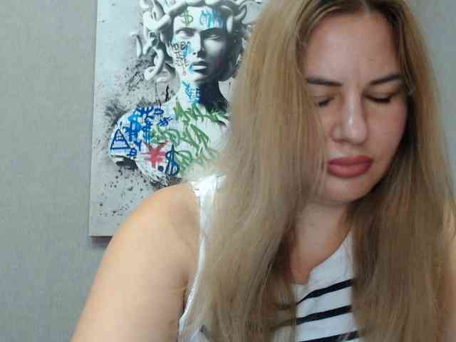 AvaQueen webcam