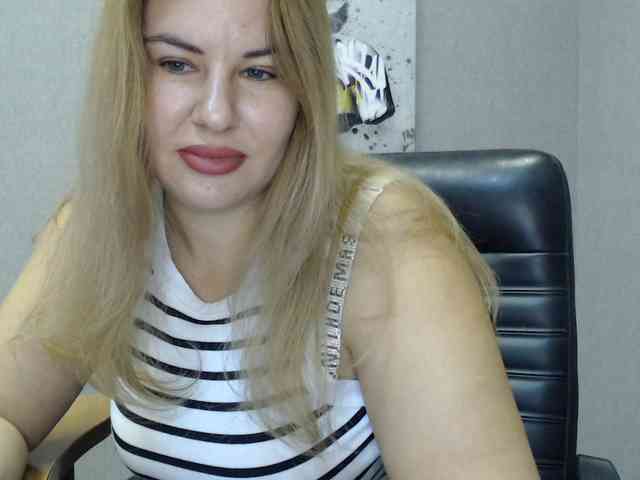 AvaQueen webcam
