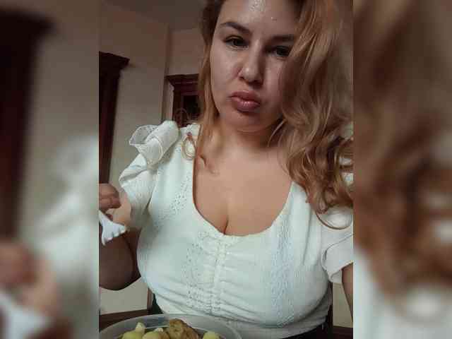 AvaQueen webcam
