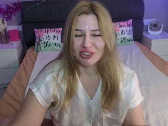 AvaQueen webcam