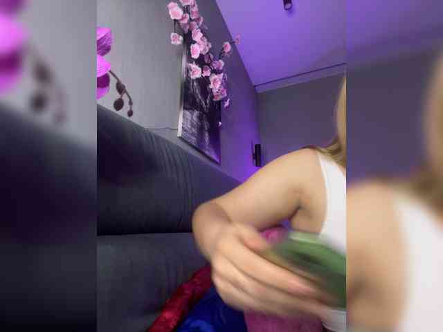 AvaQueen webcam