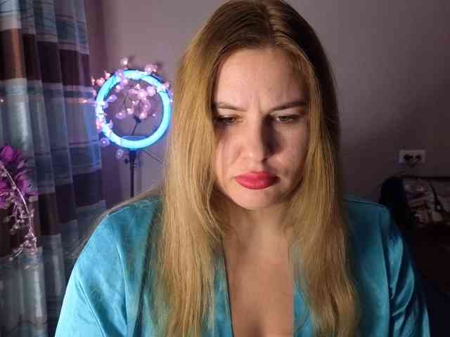 AvaQueen webcam