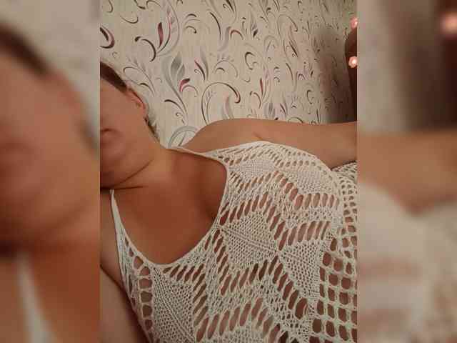 AvaQueen webcam