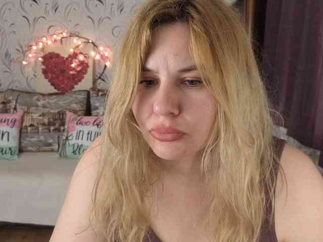 AvaQueen webcam