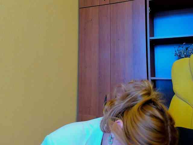 AvaQueen webcam