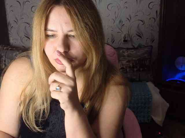 AvaQueen webcam