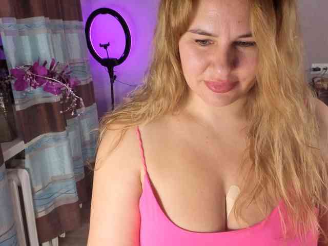 AvaQueen webcam