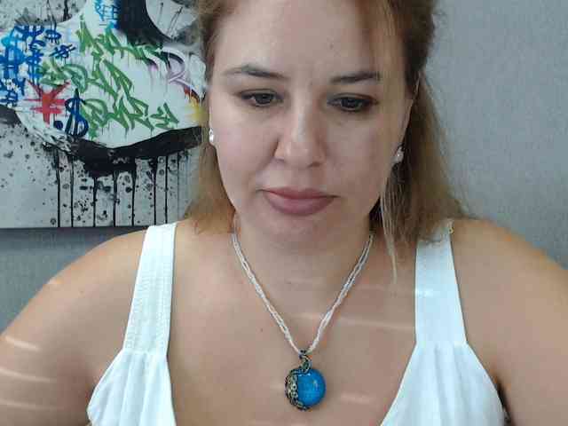 AvaQueen webcam