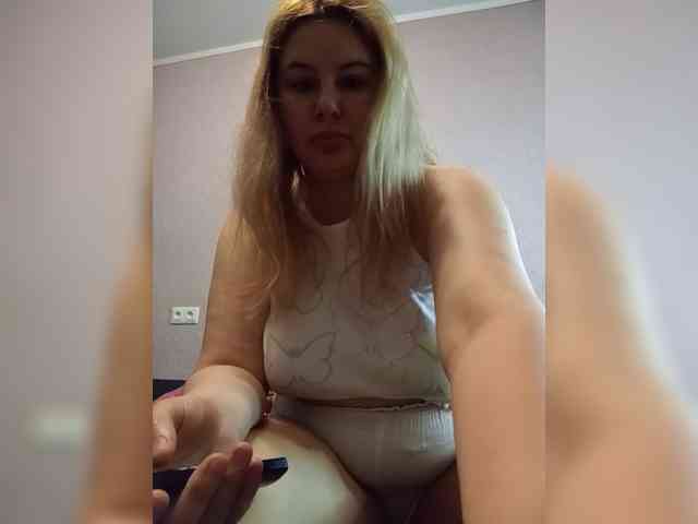 AvaQueen webcam