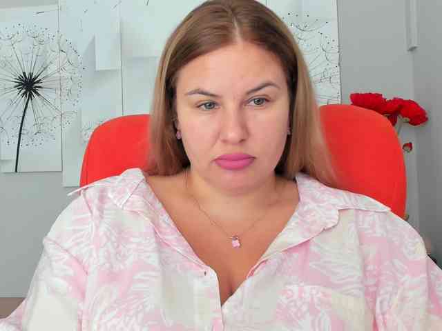 AvaQueen webcam