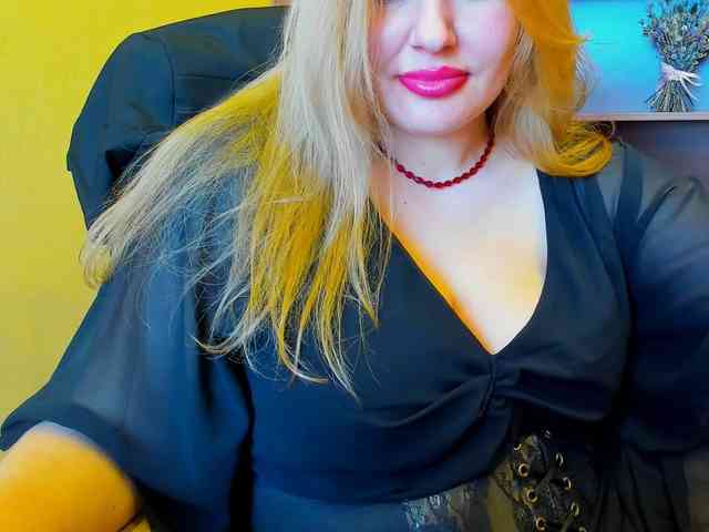 AvaQueen webcam