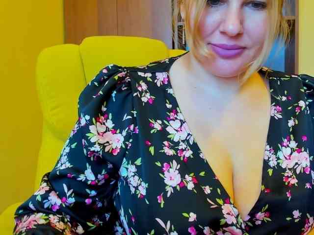 AvaQueen webcam
